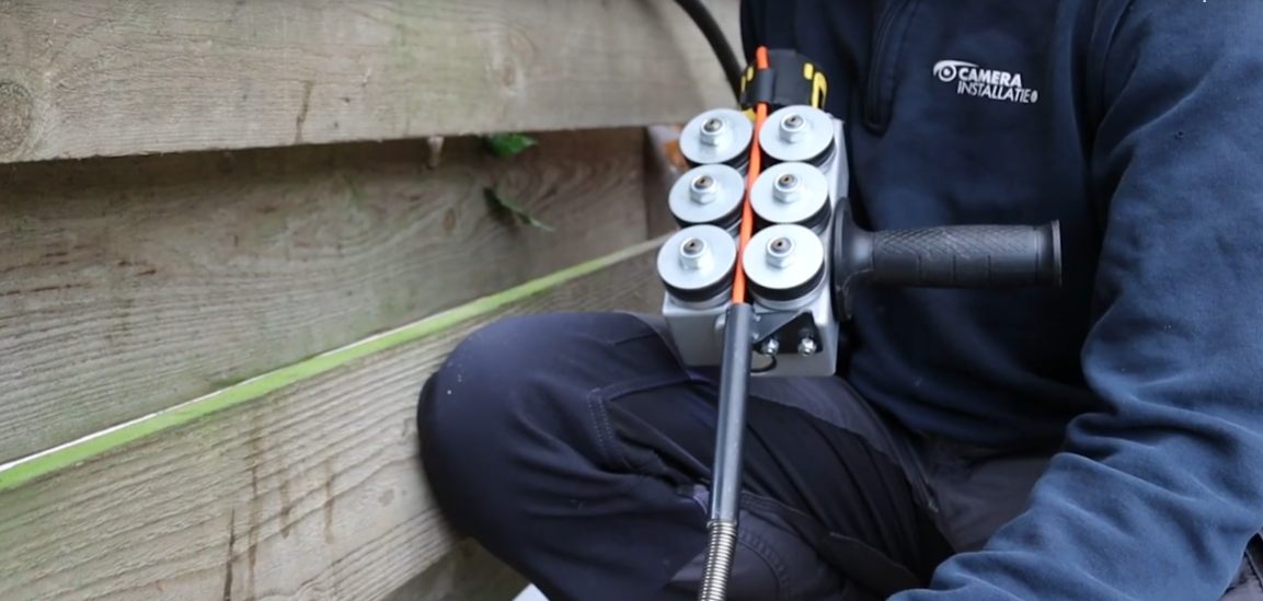 Meeraderige kabel die wordt gebruikt voor een camera-installatie.